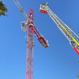Baukran und Feuerwehrleiter