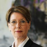 Porträt von Polizeipräsidentin Alexandra Dorndorf, daneben der Zitattext