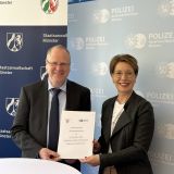 Leitender Oberstaatsanwalt Jens Frobel und Polizeipräsidentin Alexandra Dorndorf 