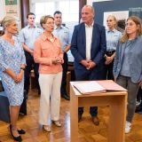 Kamen am Montag zur Unterzeichnung der Kooperationsvereinbarung zusammen (v.l.): Mike Khunger, Vorsitzender der Jüdischen Gemeinde, Bürgermeisterin Angela Stähler, Polizeipräsidentin Alexandra Dorndorf, Christoph Keller, Leiter der HSPV NRW am Standort Münster sowie Stadträtin Cornelia Wilkens und Stefan Querl, Leiter der Villa ten Hompel