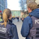 Beamte am Hauptbahnhof
